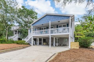 104 SE 13th Street, Oak Island, NC 28465