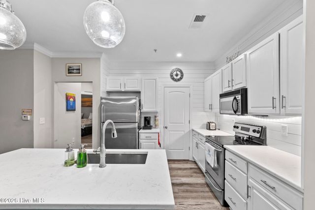 100 Gateway Condos Drive Unit 115, Surf City, NC 28445