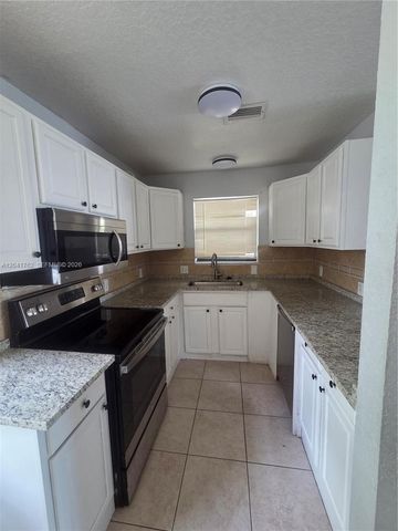 46 SE 10th Street 3, Deerfield Beach, FL 33441