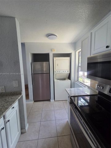 46 SE 10th Street 3, Deerfield Beach, FL 33441