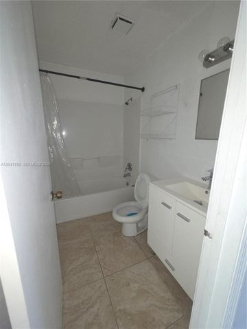 46 SE 10th Street 3, Deerfield Beach, FL 33441