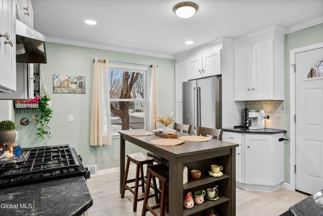 204 Heckeler Drive, Glenville, NY 12302