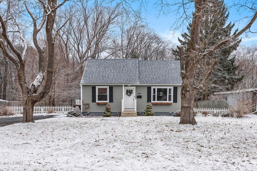 204 Heckeler Drive, Glenville, NY 12302