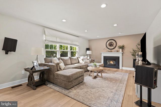 5117 DOWNS RUN, Pipersville, PA 18947