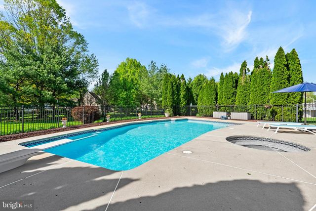 5117 DOWNS RUN, Pipersville, PA 18947