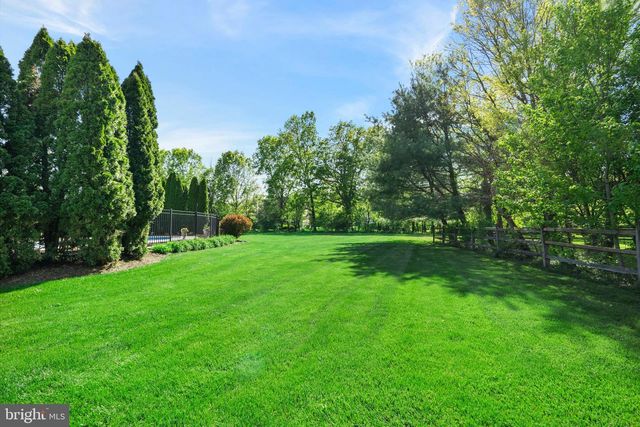 5117 DOWNS RUN, Pipersville, PA 18947