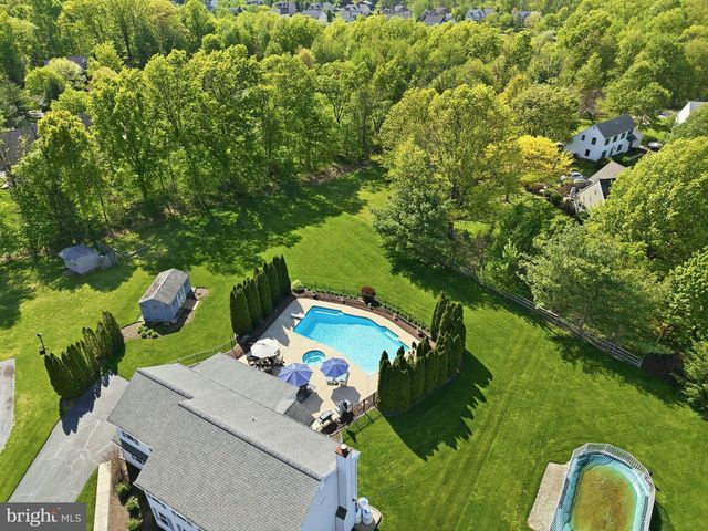 5117 DOWNS RUN, Pipersville, PA 18947