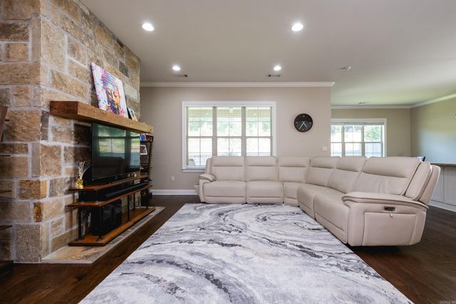 23 Belles Fleurs Circle, Little Rock, AR 72223