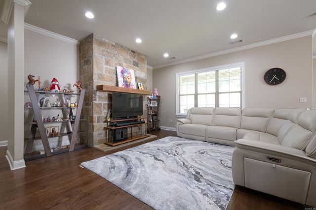 23 Belles Fleurs Circle, Little Rock, AR 72223