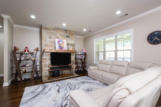 23 Belles Fleurs Circle, Little Rock, AR 72223
