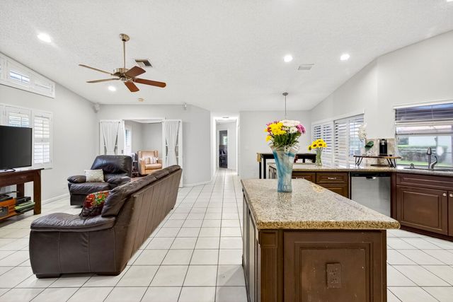 1210 Fairfax Ct, Weston, FL 33326