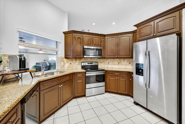 1210 Fairfax Ct, Weston, FL 33326
