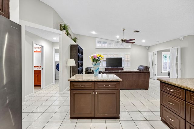 1210 Fairfax Ct, Weston, FL 33326