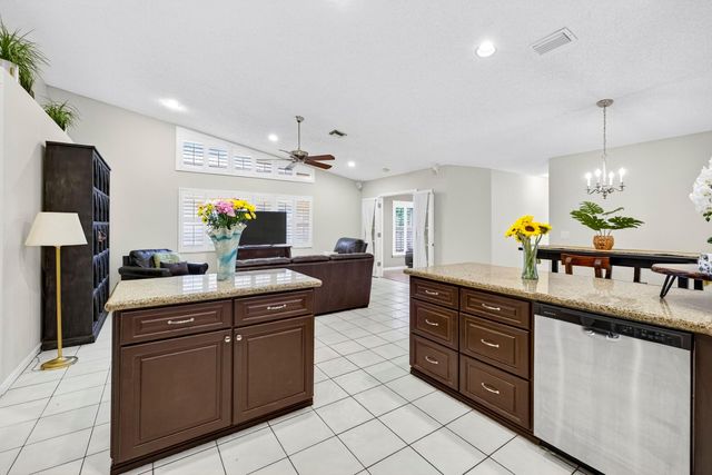 1210 Fairfax Ct, Weston, FL 33326