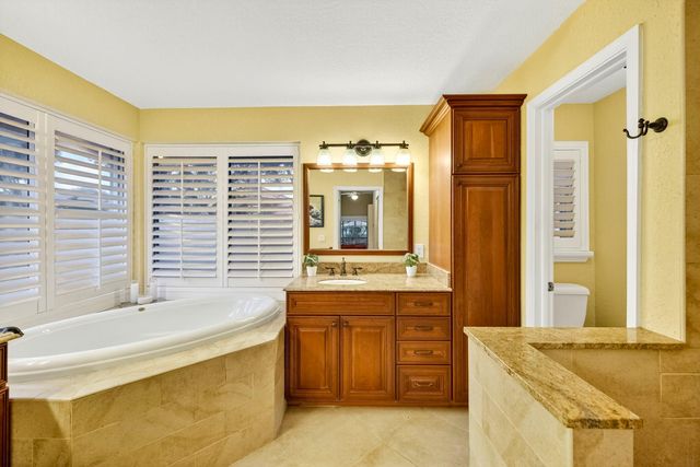 1210 Fairfax Ct, Weston, FL 33326