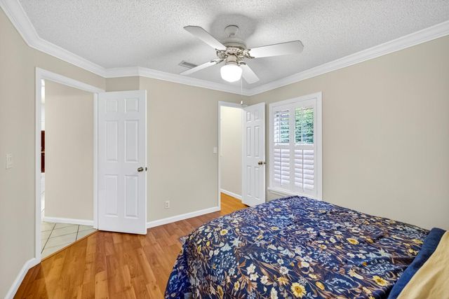 1210 Fairfax Ct, Weston, FL 33326