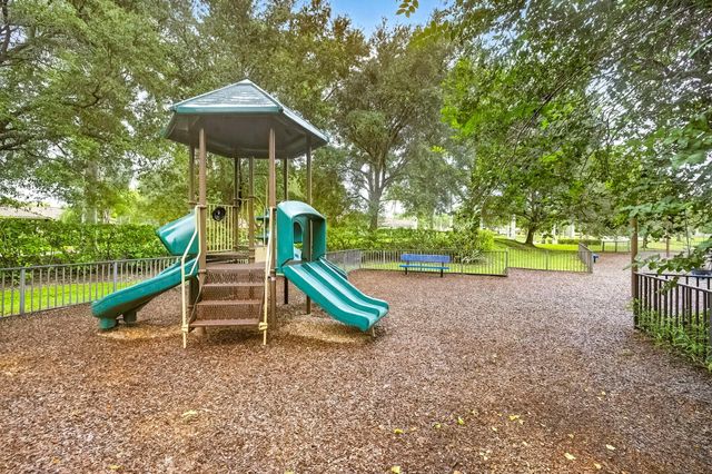1210 Fairfax Ct, Weston, FL 33326