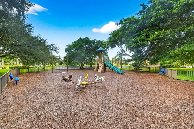 1210 Fairfax Ct, Weston, FL 33326
