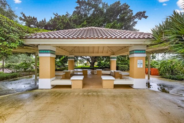 1210 Fairfax Ct, Weston, FL 33326