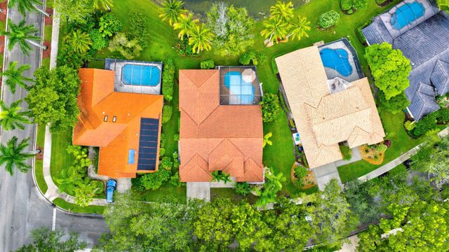 1210 Fairfax Ct, Weston, FL 33326