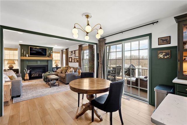 1024 Greenfield Dr, Cecil, PA 15317