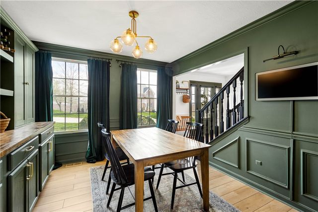 1024 Greenfield Dr, Cecil, PA 15317