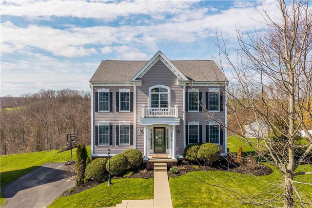 1024 Greenfield Dr, Cecil, PA 15317