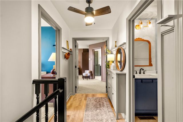 1024 Greenfield Dr, Cecil, PA 15317