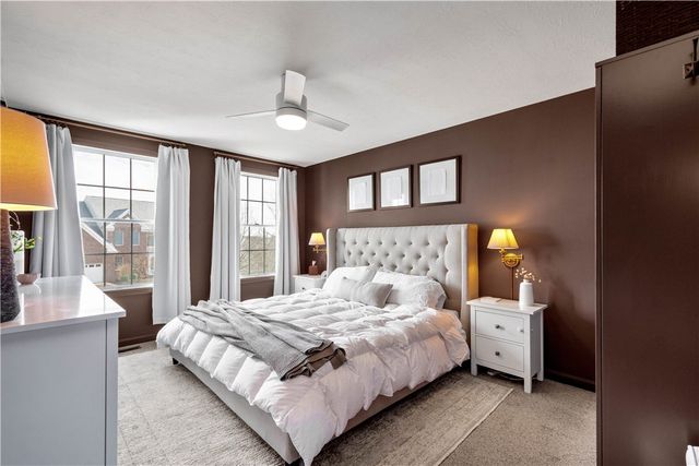 1024 Greenfield Dr, Cecil, PA 15317