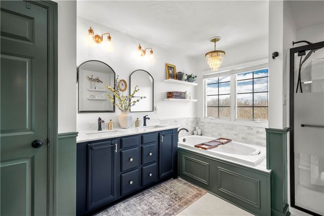 1024 Greenfield Dr, Cecil, PA 15317