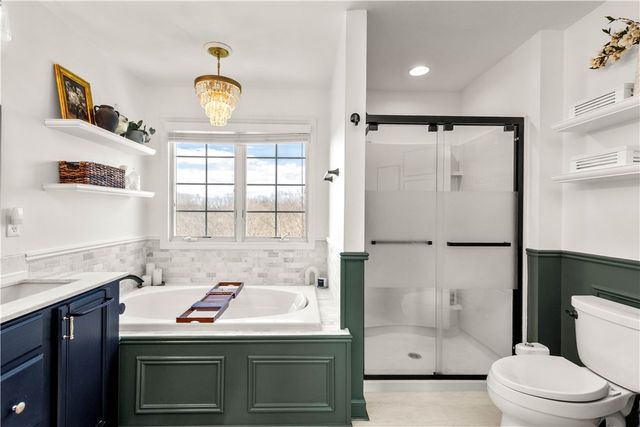 1024 Greenfield Dr, Cecil, PA 15317