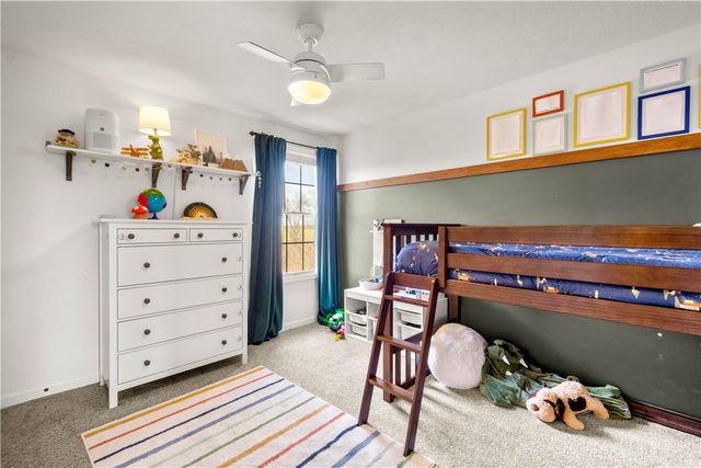 1024 Greenfield Dr, Cecil, PA 15317