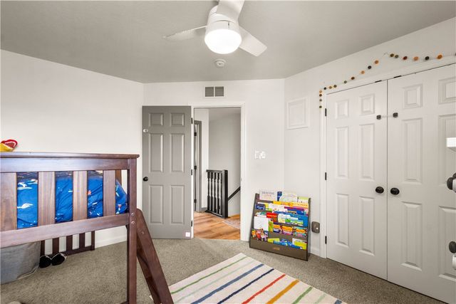 1024 Greenfield Dr, Cecil, PA 15317