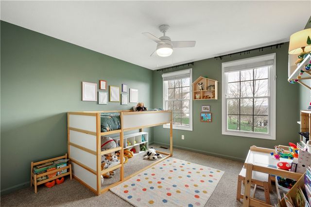 1024 Greenfield Dr, Cecil, PA 15317