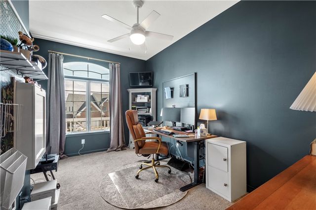 1024 Greenfield Dr, Cecil, PA 15317