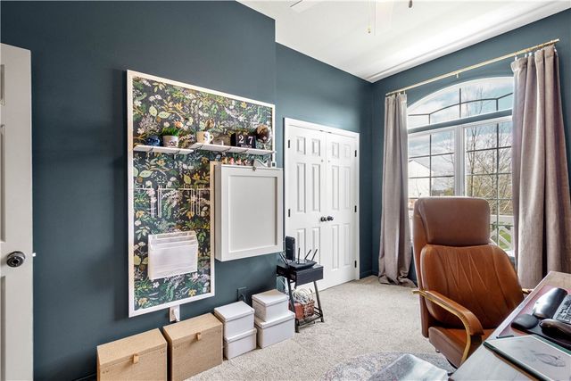 1024 Greenfield Dr, Cecil, PA 15317