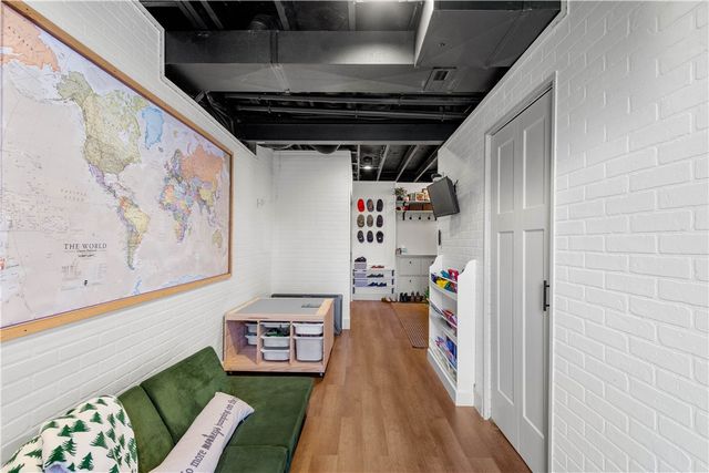 1024 Greenfield Dr, Cecil, PA 15317