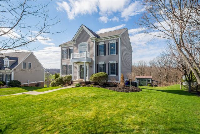 1024 Greenfield Dr, Cecil, PA 15317