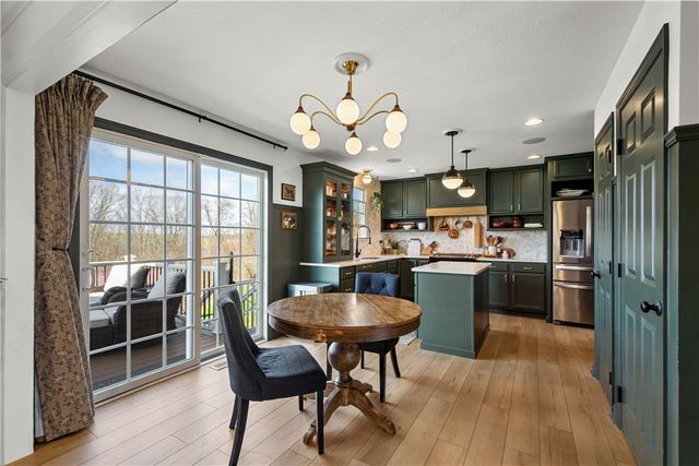 1024 Greenfield Dr, Cecil, PA 15317