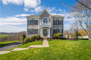 1024 Greenfield Dr, Cecil, PA 15317