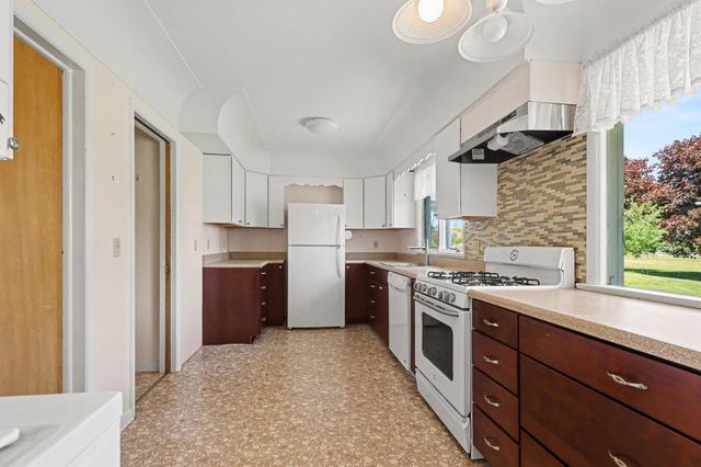 1249 W Washington Avenue, Alpena Twp, MI 49707
