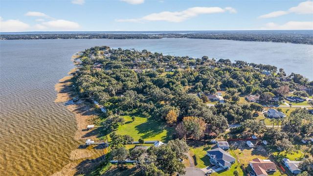 34210 ROSA LANE, Fruitland Park, FL 34731