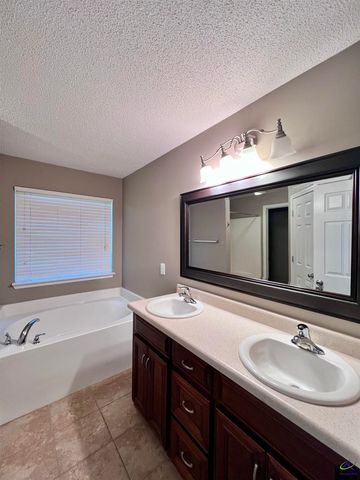 220 Station Way, Warner Robins, GA 31088