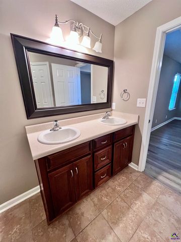 220 Station Way, Warner Robins, GA 31088