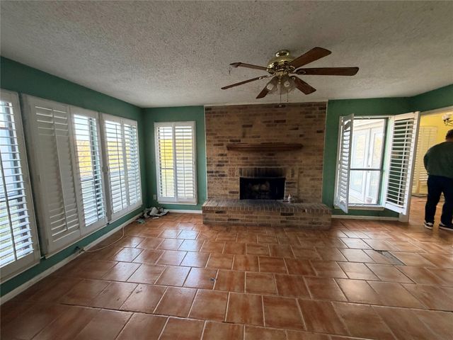 821 Via Madonna, Mesquite, TX 75150