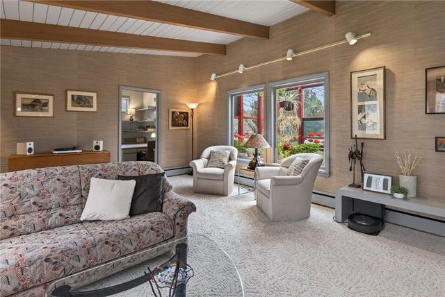 40 North Country Club Drive, Pittsford, NY 14618