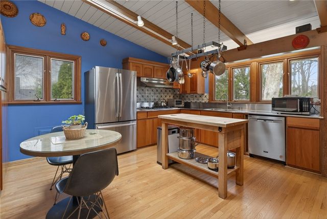 40 North Country Club Drive, Pittsford, NY 14618