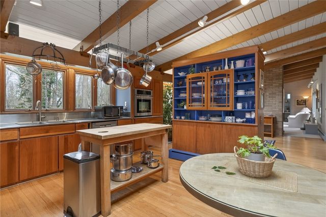 40 North Country Club Drive, Pittsford, NY 14618