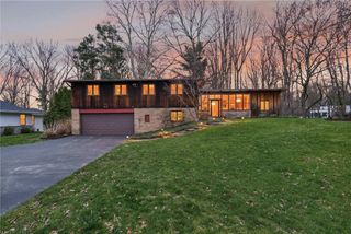 40 North Country Club Drive, Pittsford, NY 14618