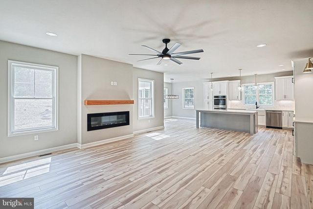 25 S ORCHARD VIEW DR, Hanover, PA 17331